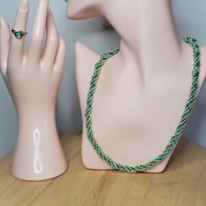 Vntg Avon Gold and Green Twisted Necklace and Ring Set SZ 5 Ring. 20 IN Necklace